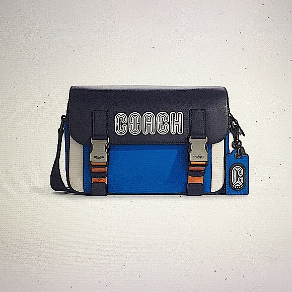 (UNISEX) COACH - BOTTLE OPENER KEY FOB (NWT) - Picture 10 of 11